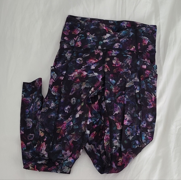 Lululemon Fast and Free 25", size 4 - Picture 3 of 9